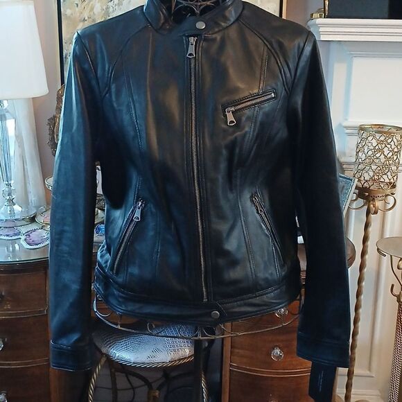 Andrew Marc  - Picture 8 of 9